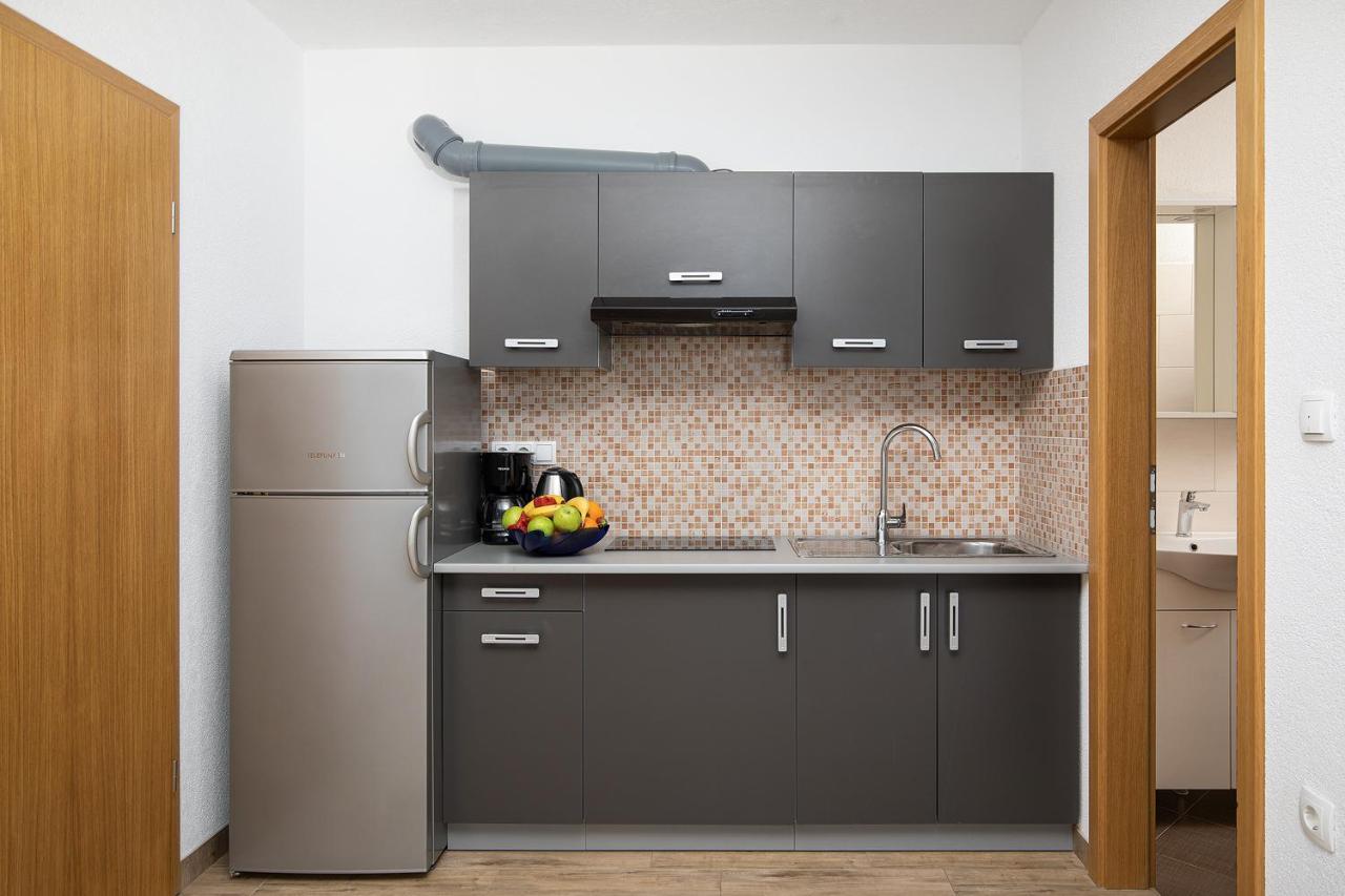 פומר Apartmani Mirna Luka מראה חיצוני תמונה