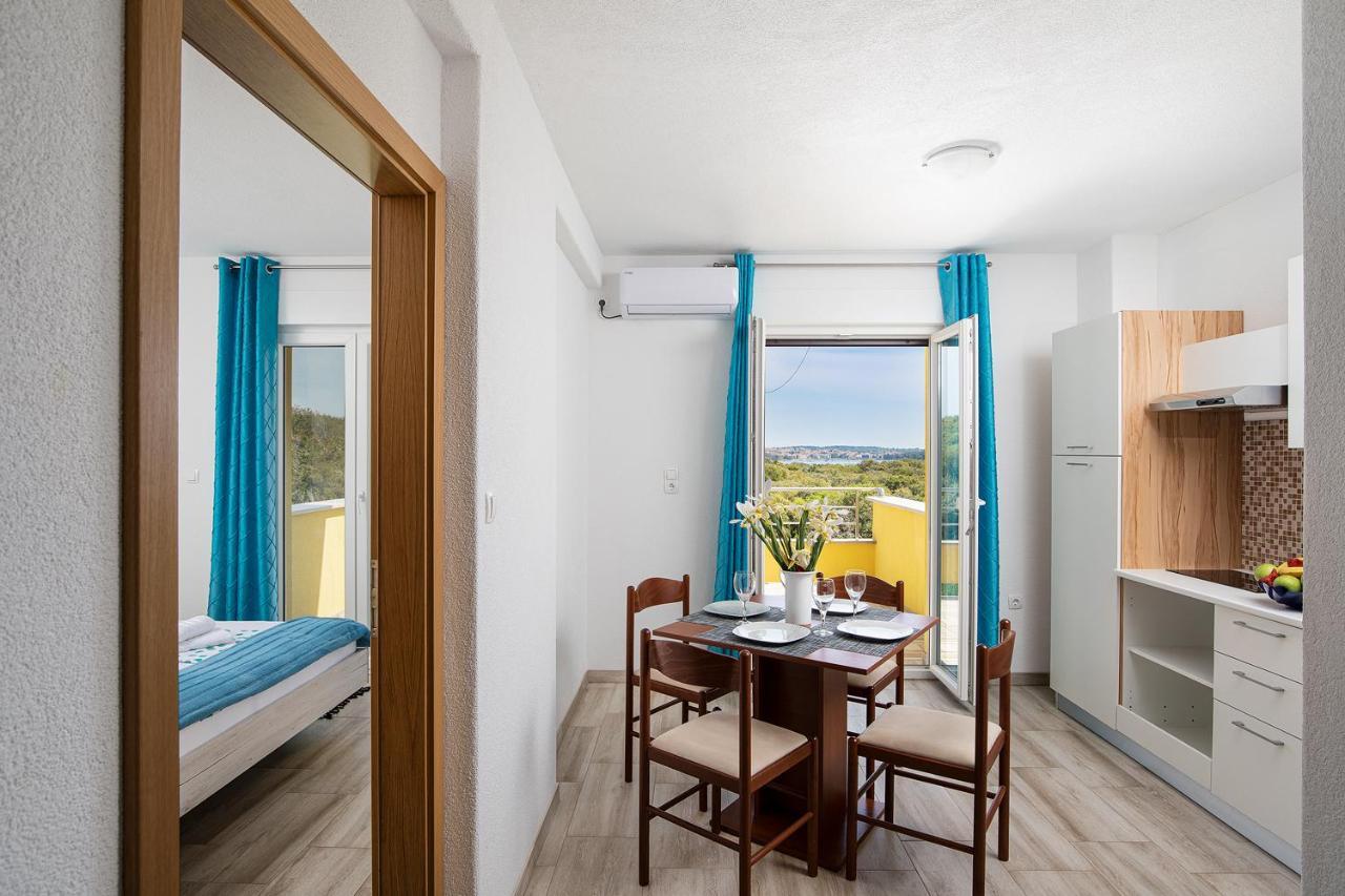 פומר Apartmani Mirna Luka מראה חיצוני תמונה