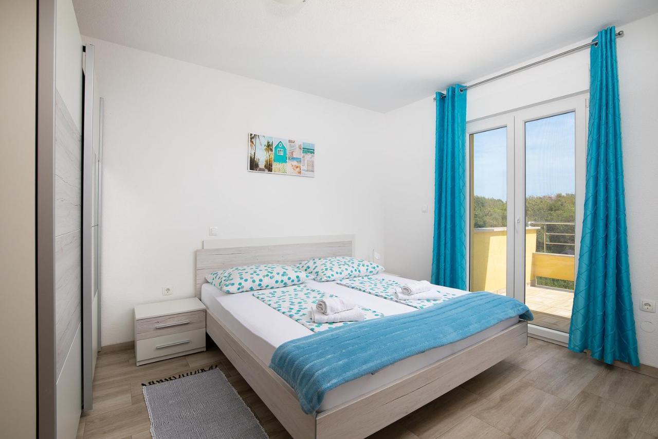 פומר Apartmani Mirna Luka מראה חיצוני תמונה